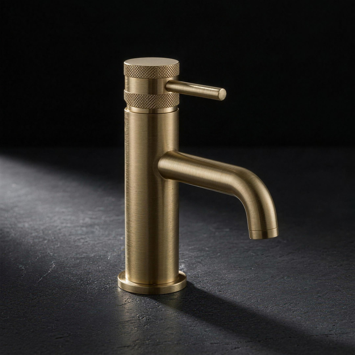 Fonte Basin Mixer in Cast Brass — Short
